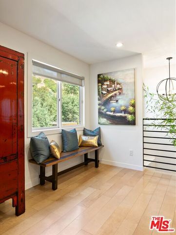 1655 N Beverly Glen Boulevard, Los Angeles, CA 90077