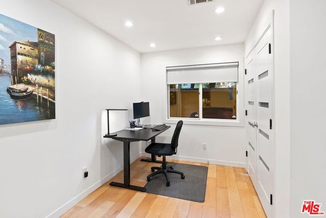 1655 N Beverly Glen Boulevard, Los Angeles, CA 90077