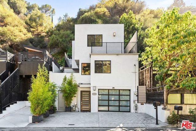 1655 N Beverly Glen Boulevard, Los Angeles, CA 90077
