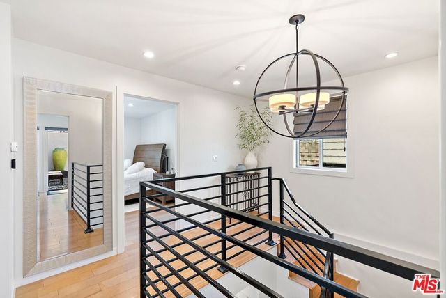 1655 N Beverly Glen Boulevard, Los Angeles, CA 90077