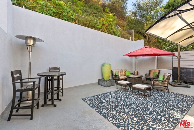 1655 N Beverly Glen Boulevard, Los Angeles, CA 90077