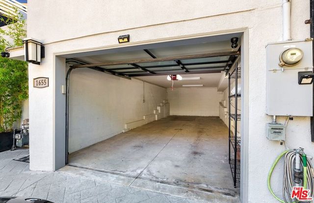 1655 N Beverly Glen Boulevard, Los Angeles, CA 90077