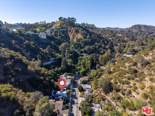 1655 N Beverly Glen Boulevard, Los Angeles, CA 90077