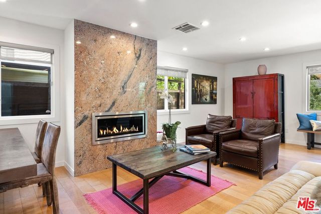 1655 N Beverly Glen Boulevard, Los Angeles, CA 90077