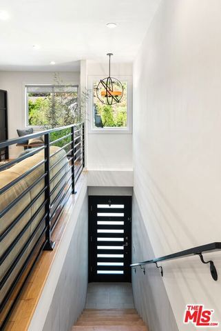 1655 N Beverly Glen Boulevard, Los Angeles, CA 90077
