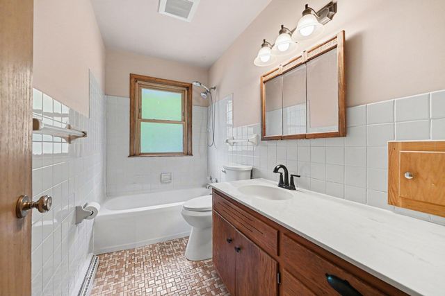 1450 Fremont Avenue, Saint Paul, MN 55106