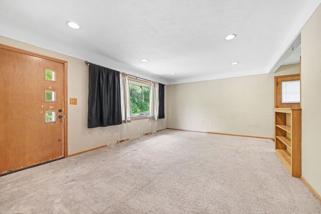1450 Fremont Avenue, Saint Paul, MN 55106