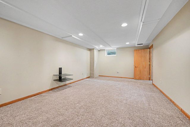 1450 Fremont Avenue, Saint Paul, MN 55106