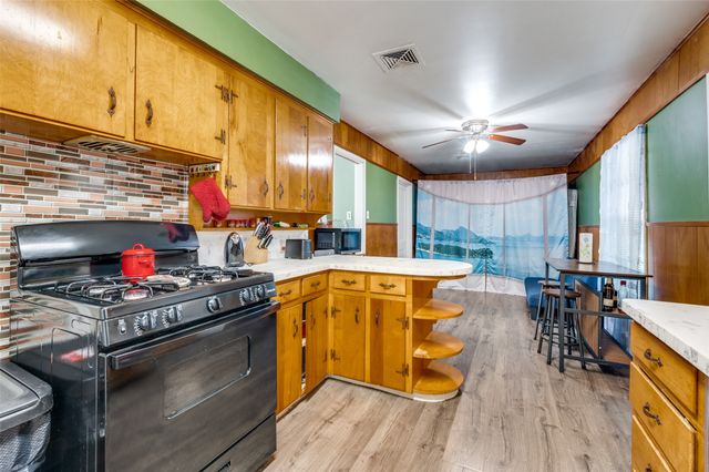 6209 Woodbine Drive, Fort Worth, TX 76112