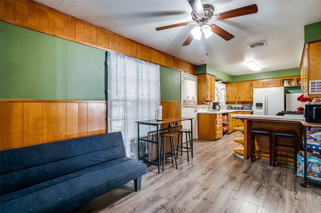 6209 Woodbine Drive, Fort Worth, TX 76112