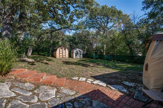 6209 Woodbine Drive, Fort Worth, TX 76112