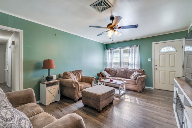 6209 Woodbine Drive, Fort Worth, TX 76112