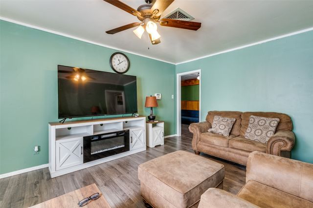 6209 Woodbine Drive, Fort Worth, TX 76112