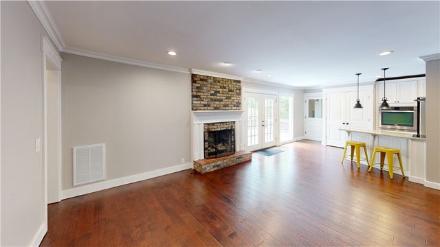 1801 N Applebury Place, Fayetteville, AR 72701