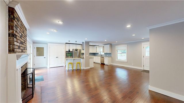1801 N Applebury Place, Fayetteville, AR 72701
