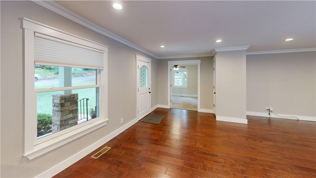 1801 N Applebury Place, Fayetteville, AR 72701