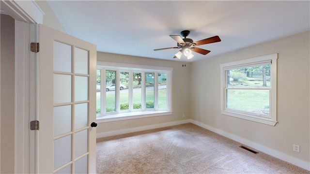 1801 N Applebury Place, Fayetteville, AR 72701
