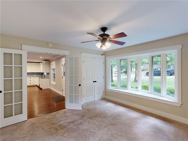 1801 N Applebury Place, Fayetteville, AR 72701