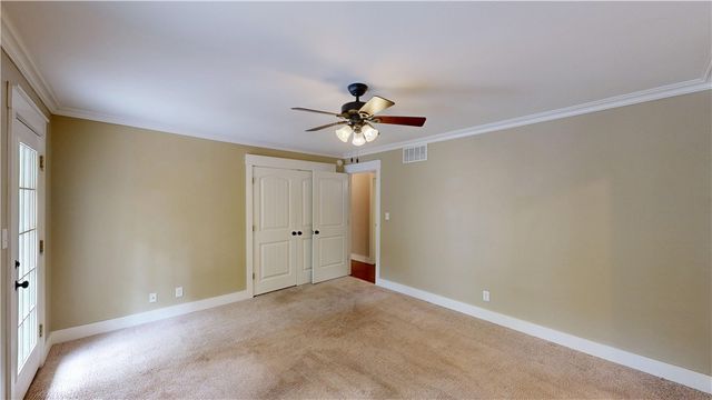 1801 N Applebury Place, Fayetteville, AR 72701