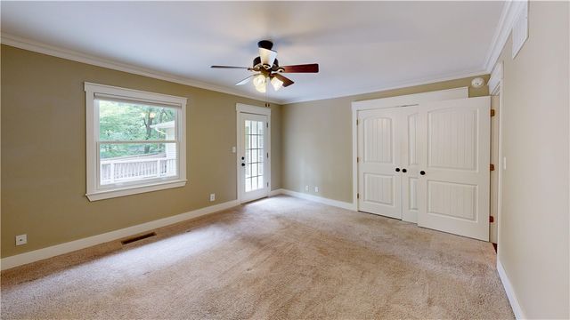 1801 N Applebury Place, Fayetteville, AR 72701