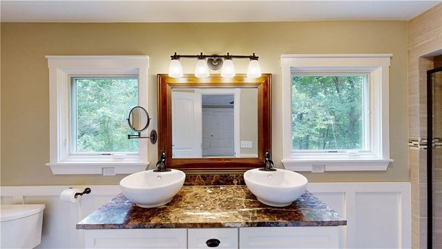 1801 N Applebury Place, Fayetteville, AR 72701