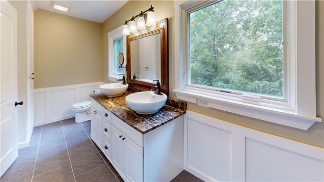 1801 N Applebury Place, Fayetteville, AR 72701