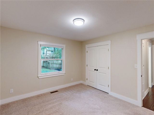 1801 N Applebury Place, Fayetteville, AR 72701
