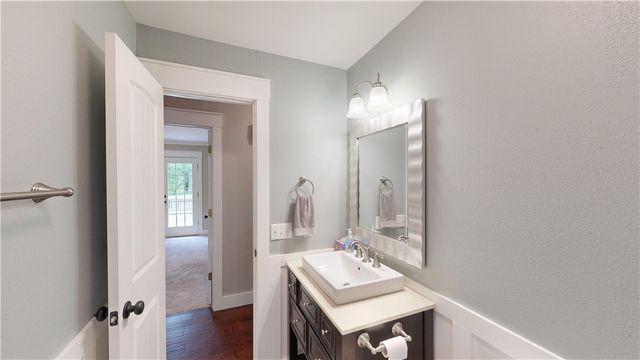 1801 N Applebury Place, Fayetteville, AR 72701