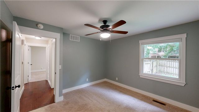 1801 N Applebury Place, Fayetteville, AR 72701