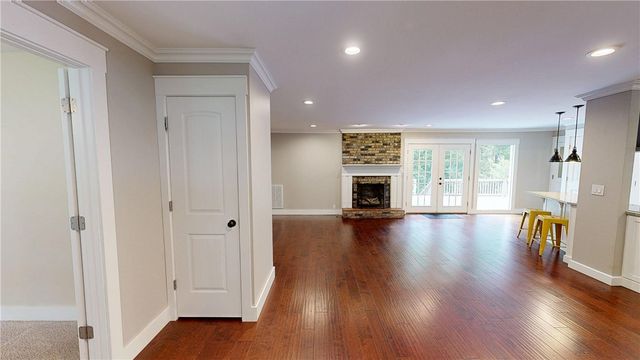 1801 N Applebury Place, Fayetteville, AR 72701