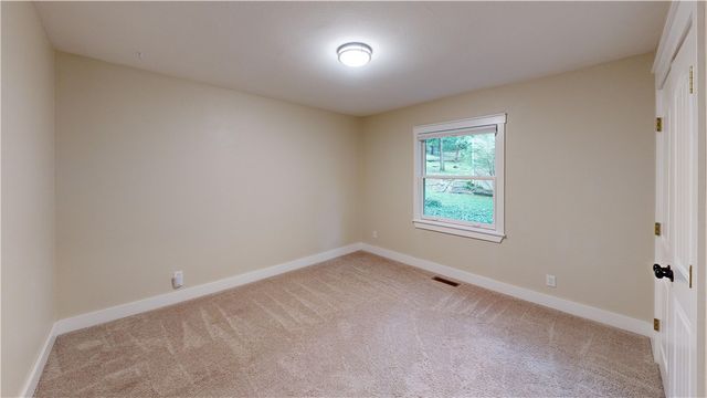 1801 N Applebury Place, Fayetteville, AR 72701