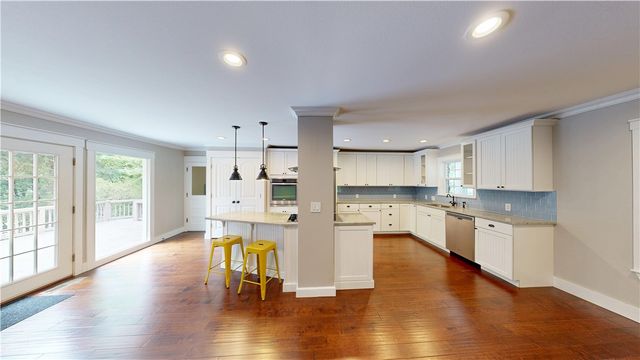 1801 N Applebury Place, Fayetteville, AR 72701