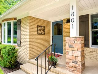 1801 N Applebury Place, Fayetteville, AR 72701