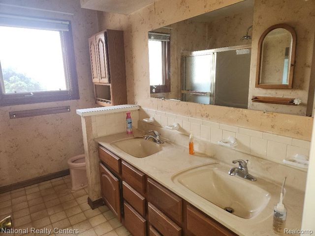 34014 Kennedy Street, Westland, MI 48185