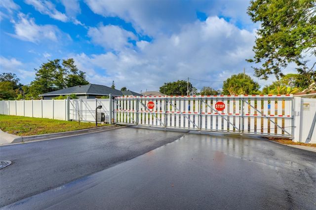 2441 6TH AVENUE DRIVE E, Bradenton, FL 34208