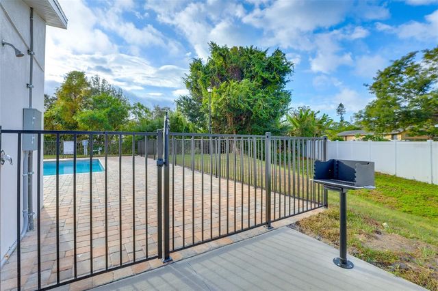 2441 6TH AVENUE DRIVE E, Bradenton, FL 34208