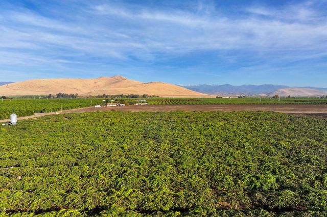 Rd. 136, Cutler, CA 93615