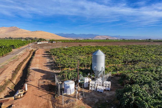 Rd. 136, Cutler, CA 93615