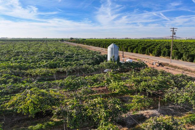 Rd. 136, Cutler, CA 93615