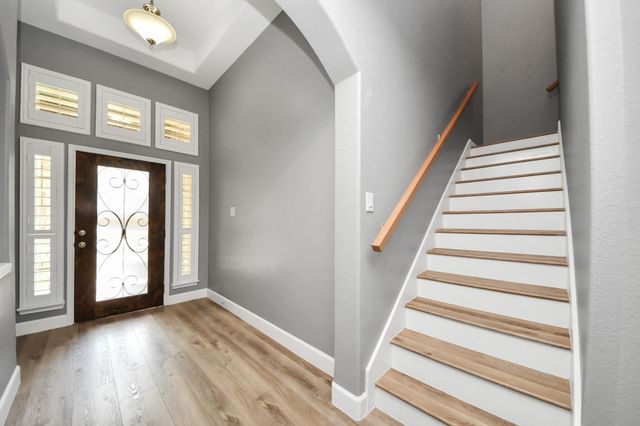 31 Glade Park Drive, Missouri City, TX 77459