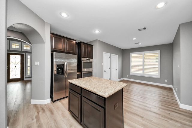 31 Glade Park Drive, Missouri City, TX 77459