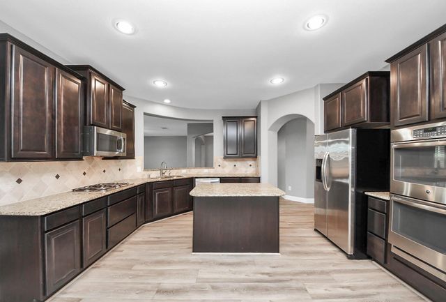 31 Glade Park Drive, Missouri City, TX 77459