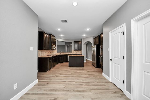 31 Glade Park Drive, Missouri City, TX 77459