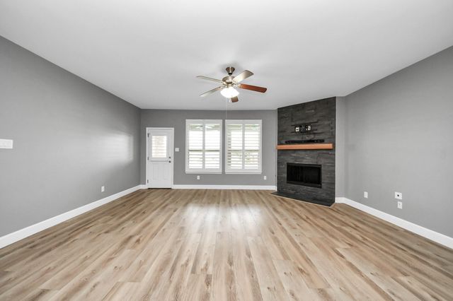 31 Glade Park Drive, Missouri City, TX 77459