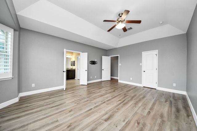 31 Glade Park Drive, Missouri City, TX 77459