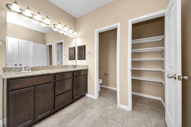 31 Glade Park Drive, Missouri City, TX 77459