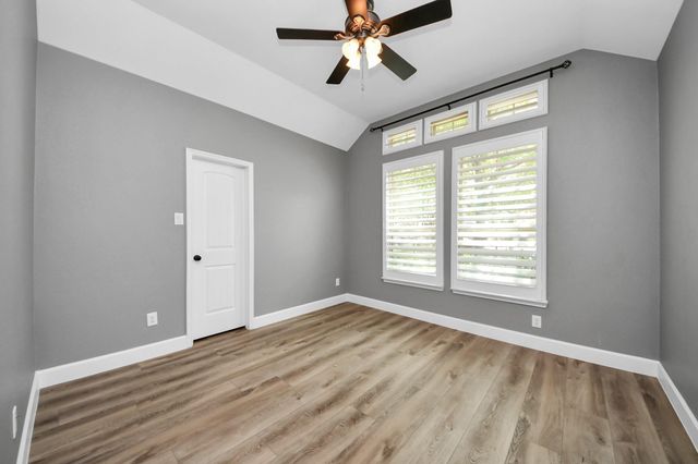 31 Glade Park Drive, Missouri City, TX 77459