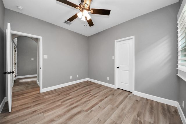 31 Glade Park Drive, Missouri City, TX 77459