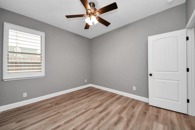 31 Glade Park Drive, Missouri City, TX 77459