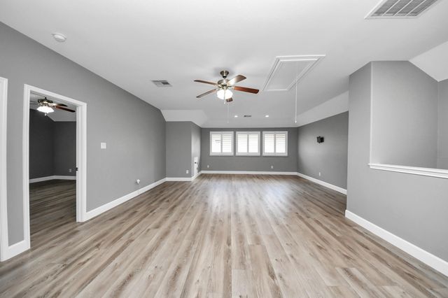 31 Glade Park Drive, Missouri City, TX 77459